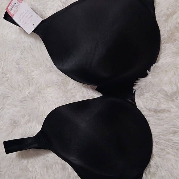 Black Molded Cup Bra with Adjustable Straps - Picture 2 of 5
